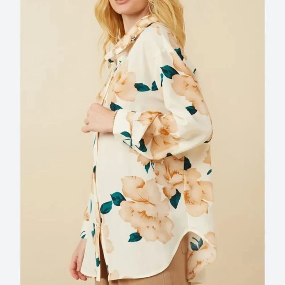 Hayden LA Romantic Floral Soft Stain Button Up Shirt Women’s Small